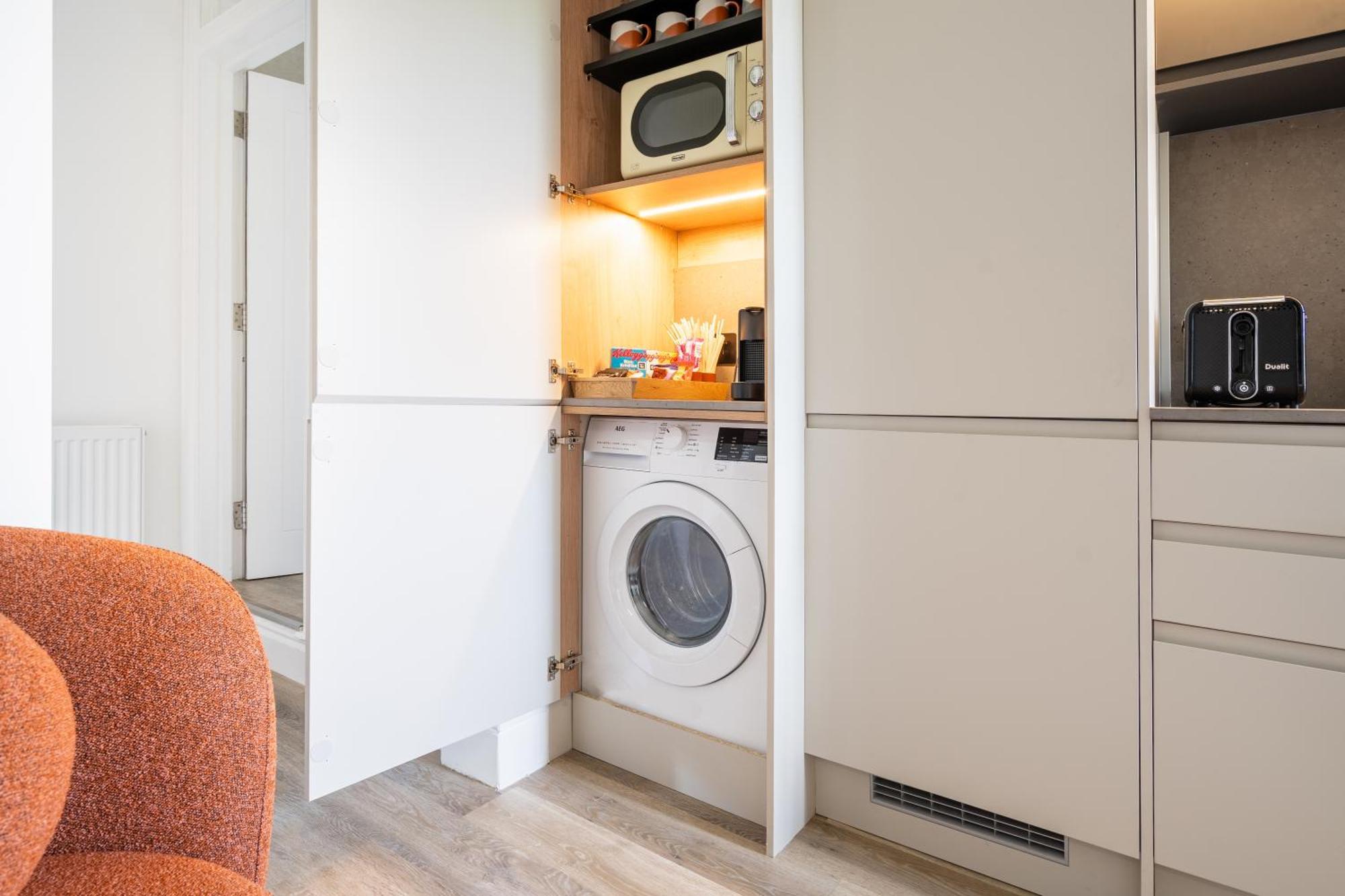 Newly Designed, 2Br Apt, 5Min From Northwood London Tube Station, Nato Hq, Ideal For Wembley, Warner Studio, Contractors Dış mekan fotoğraf