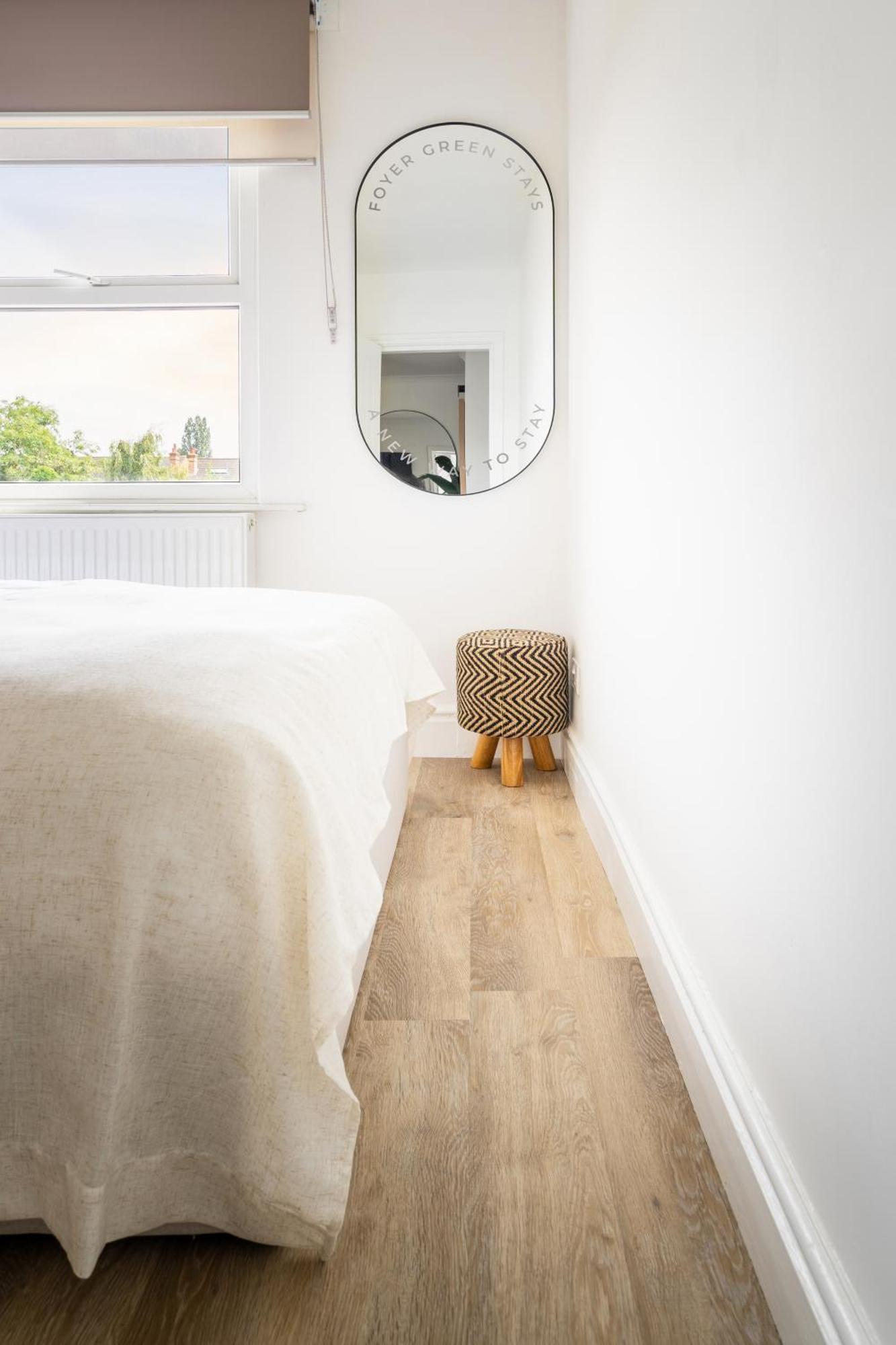 Newly Designed, 2Br Apt, 5Min From Northwood London Tube Station, Nato Hq, Ideal For Wembley, Warner Studio, Contractors Dış mekan fotoğraf